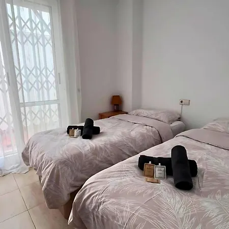 Apartmán Charming Flat With Swimming Pool 500 M From Playa Del Cura! *