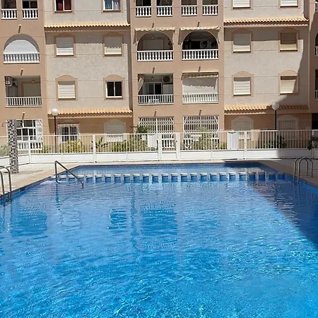 Apartmán Charming Flat With Swimming Pool 500 M From Playa Del Cura! Torrevieja