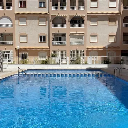 Apartmán Charming Flat With Swimming Pool 500 M From Playa Del Cura! Torrevieja